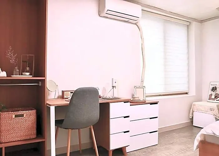 White Story Hotel